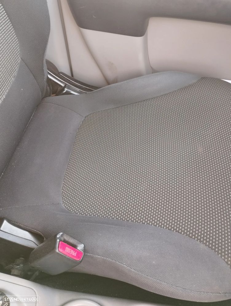 Mitsubishi L200 2.5 DI-D CD Invite AC+ABS - 17