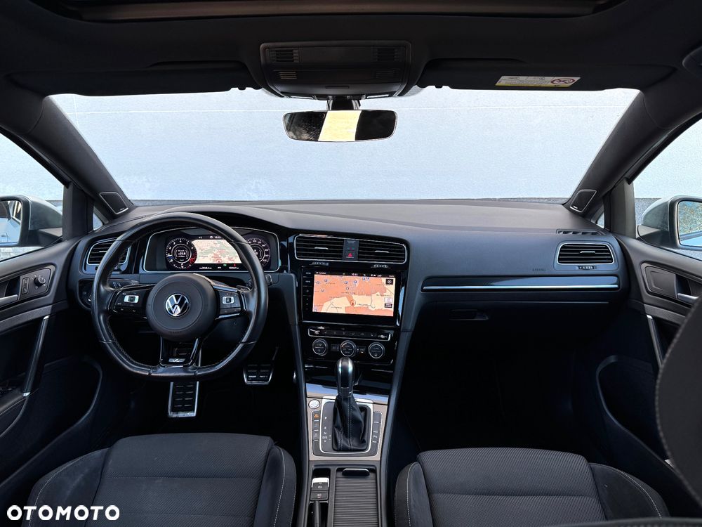 Volkswagen Golf - 10