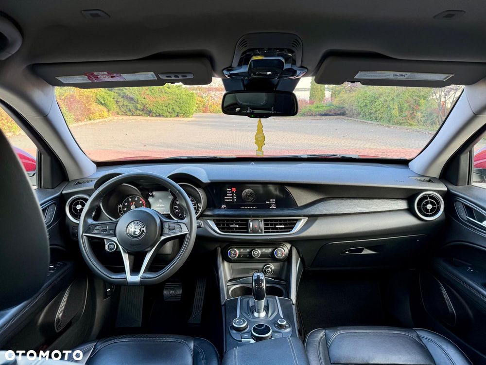 Alfa Romeo Stelvio 2.0 Turbo 16V AT8-Q4 Ti - 10