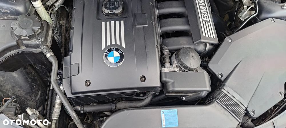 BMW Seria 3 330i - 38