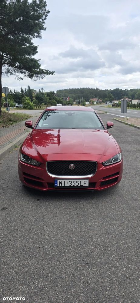 Jaguar XE 2.0 D AWD Prestige - 7