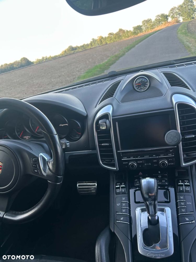 Porsche Cayenne - 15