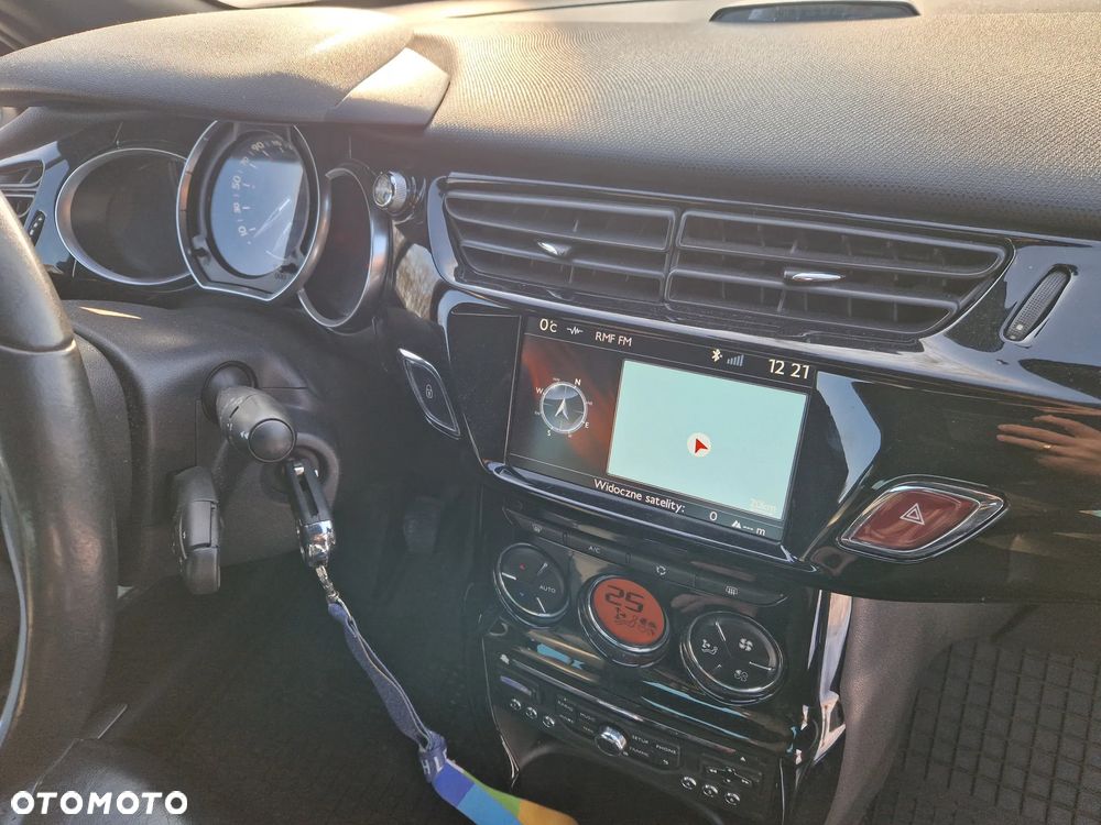 Citroën DS3 HDi 90 FAP SoChic - 16