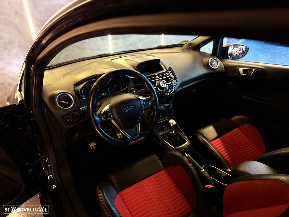 Ford Fiesta 1.6 EcoBoost c/ Pack Pele Desportiva ST - 7