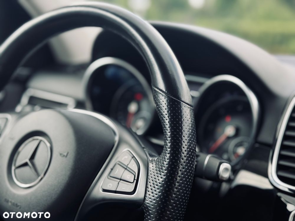 Mercedes-Benz GLE - 15
