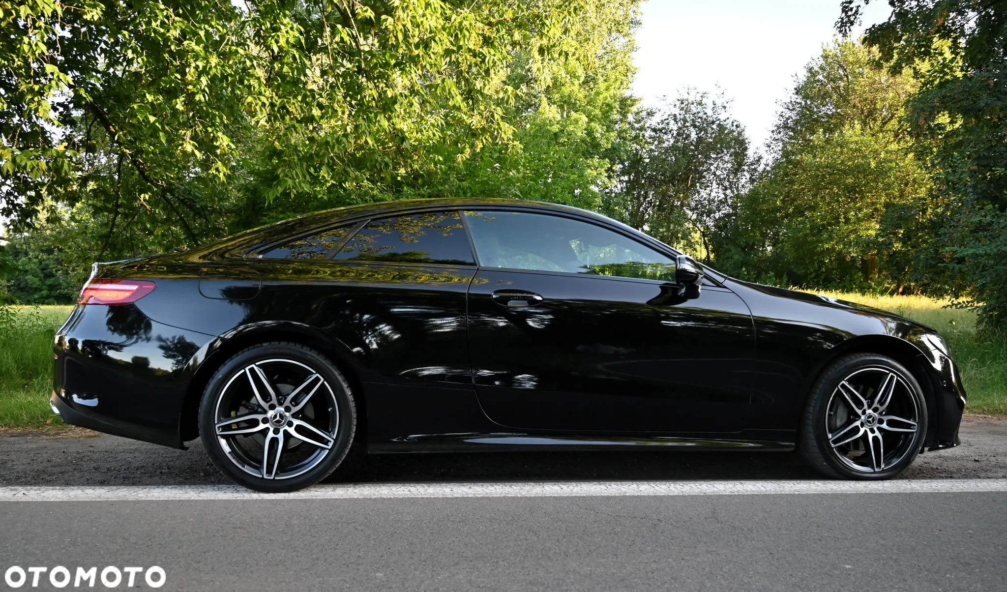 Mercedes-Benz Klasa E 220 d Coupe 4-Matic 9G-TRONIC - 12