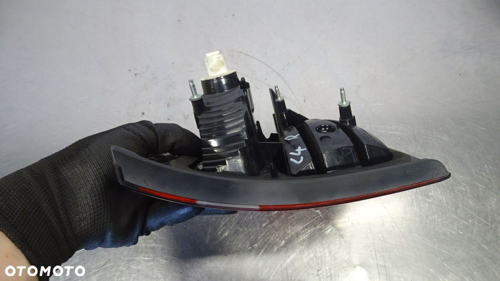 LAMPA PRAWA TYLNA W KLAPIE CITROEN C4 PICASSO 1.6HDI - 6