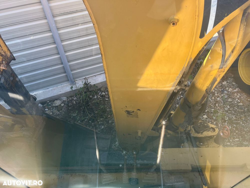 Caterpillar 438C - 17