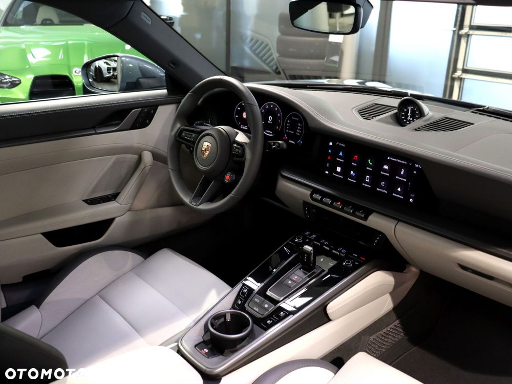 Porsche 911 Carrera S - 18