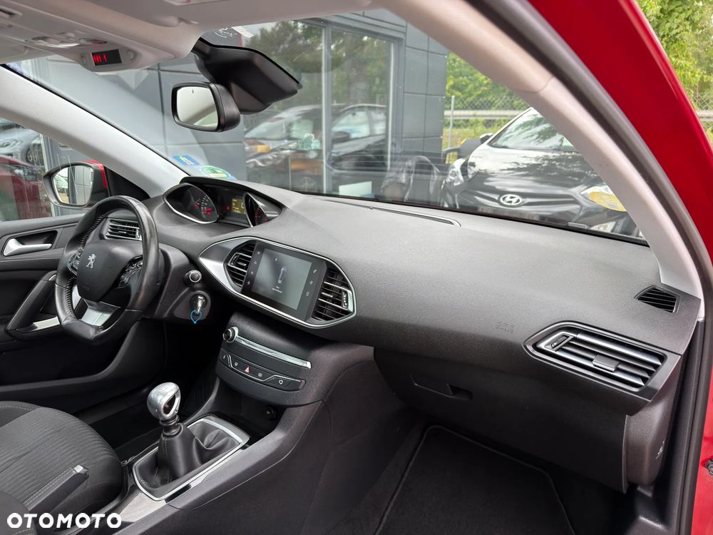 Peugeot 308 1.6 BlueHDi Allure S&S - 9