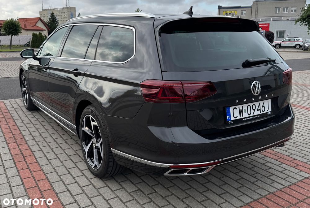 Volkswagen Passat - 9