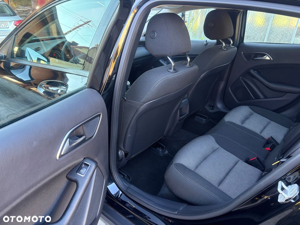 Mercedes-Benz GLA - 18