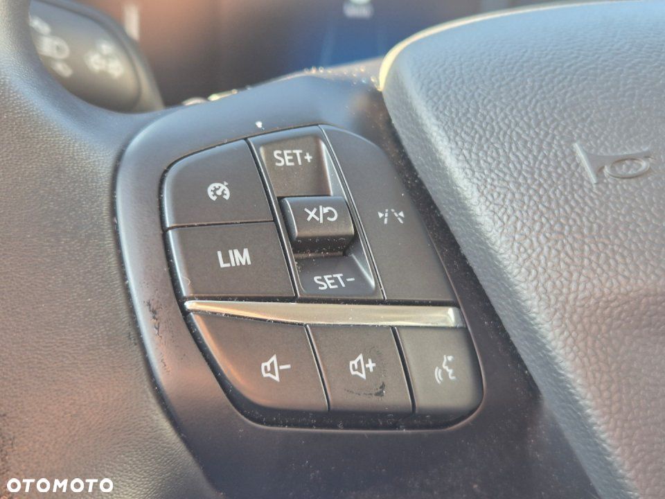 Ford Tourneo Courier - 17