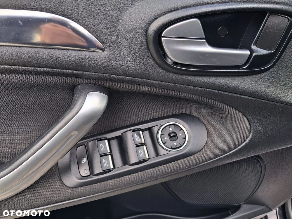Ford S-Max - 27