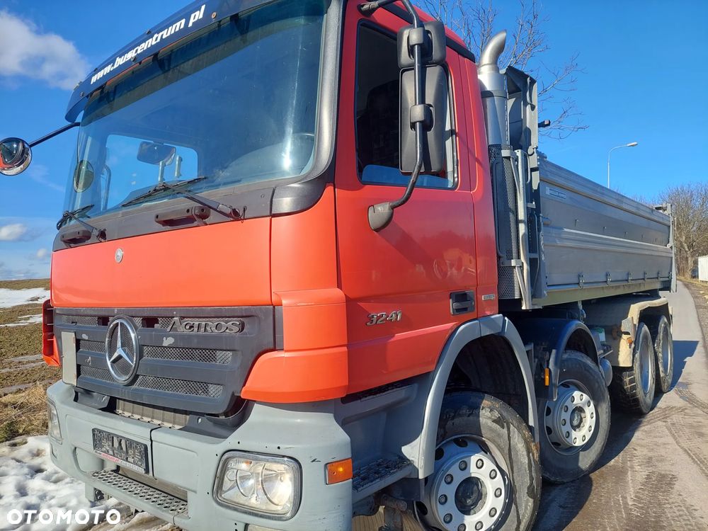 Mercedes-Benz 3241 - 9