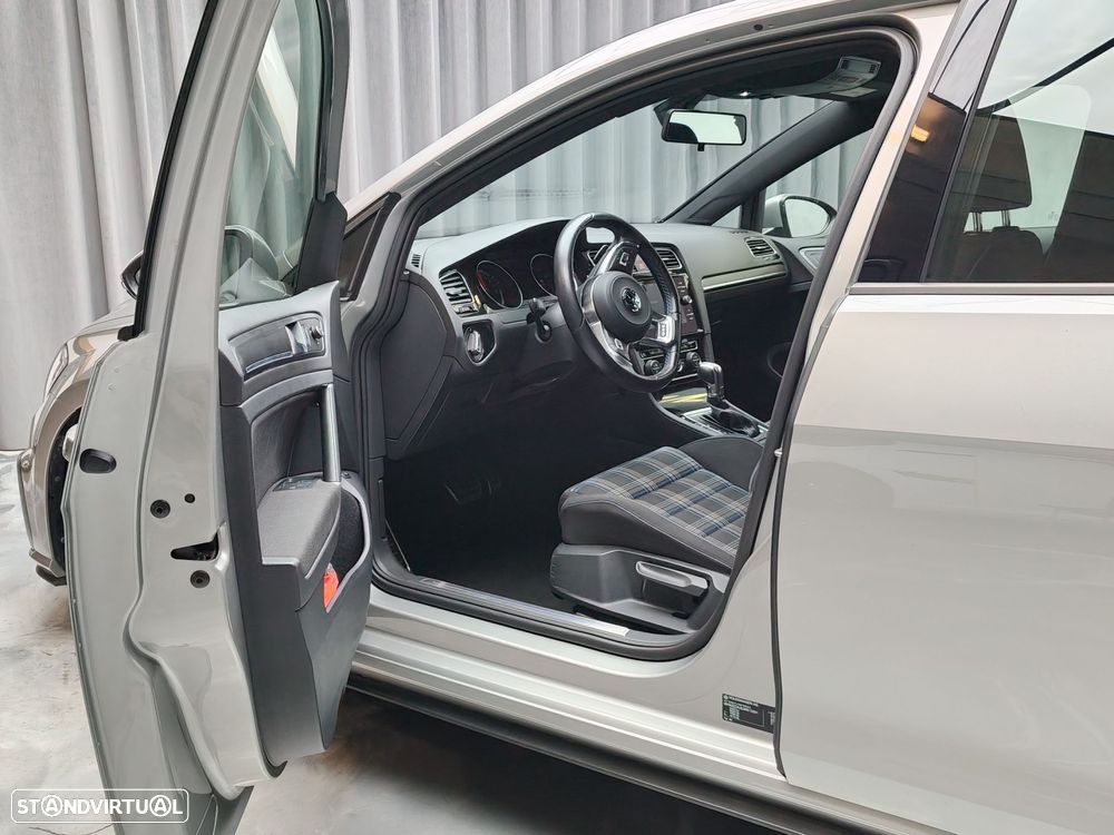 VW Golf 1.4 GTE Plug-In-Hybrid DSG - 10