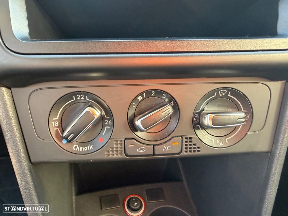 VW Polo - 24