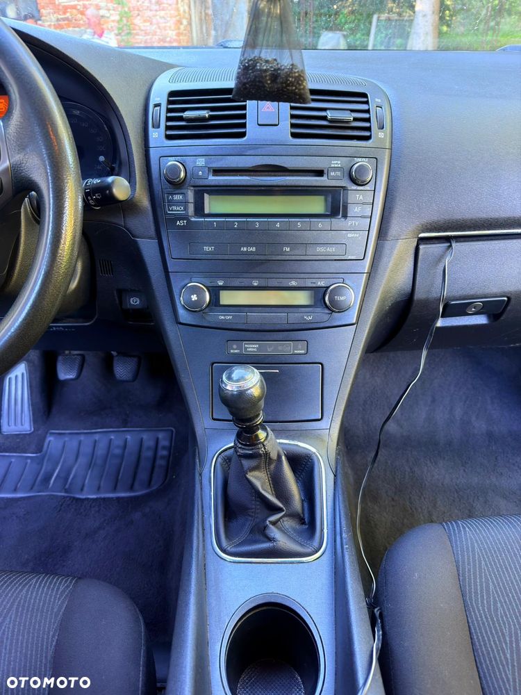 Toyota Avensis 1.6 Luna - 11