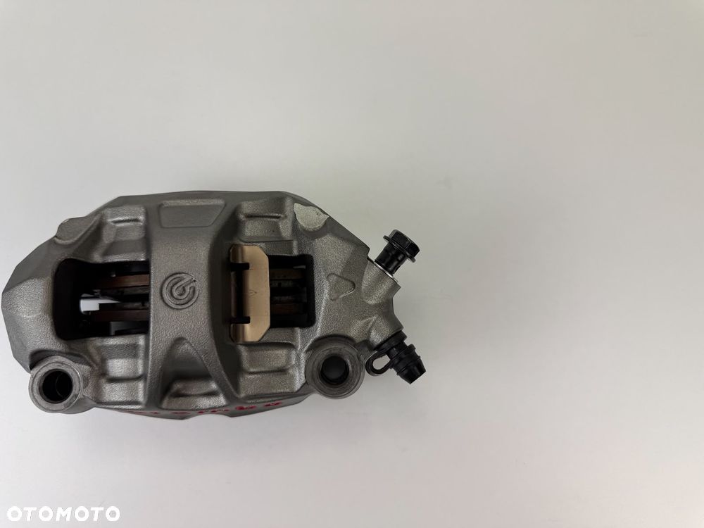 Zacisk hamulcowy przedni prawy Triumph Street Triple 765 RS 2022- - 9
