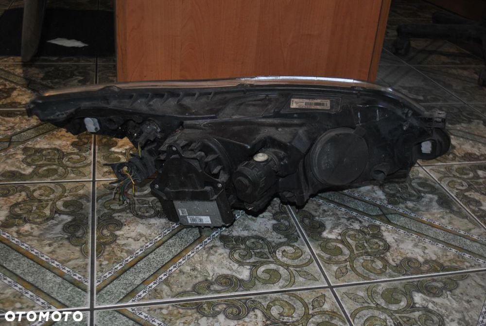 Lampa lewy przód Citroen C4 Xenon - 3