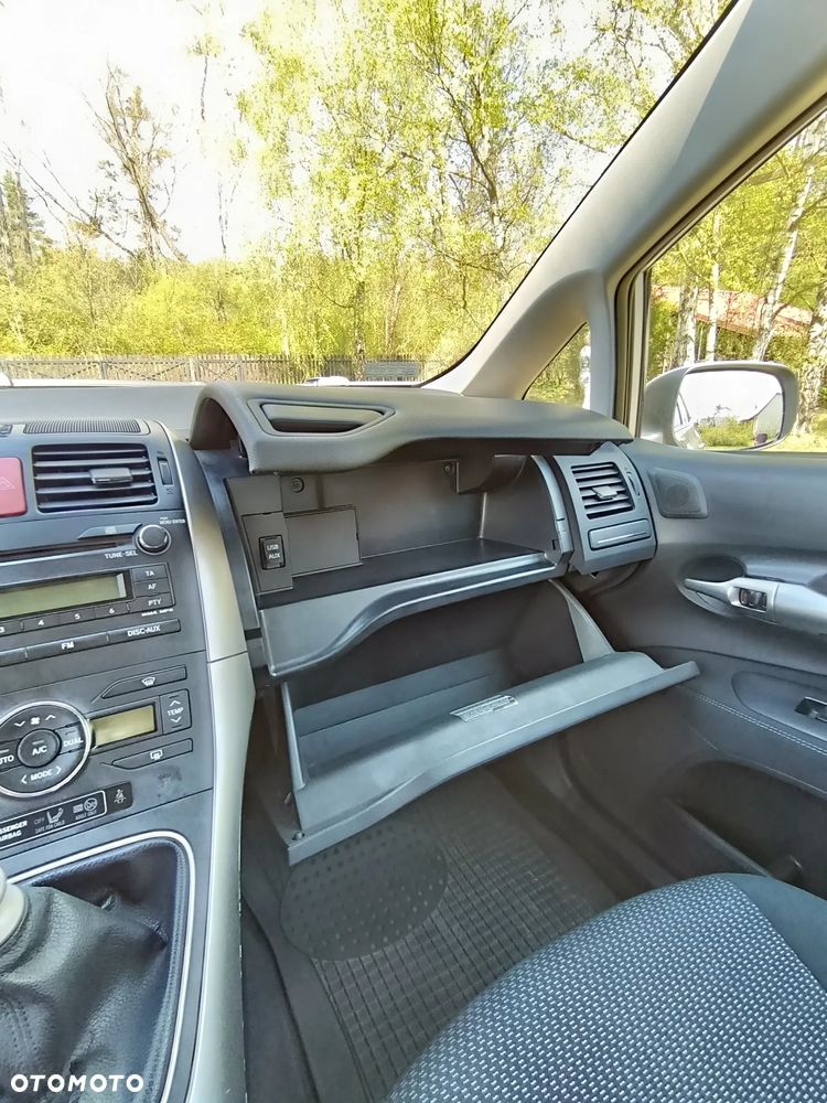 Toyota Auris 1.6 Premium - 12