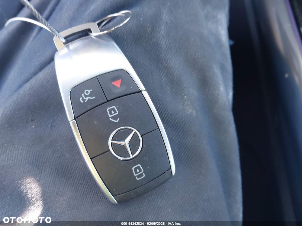 Mercedes-Benz GLA - 12