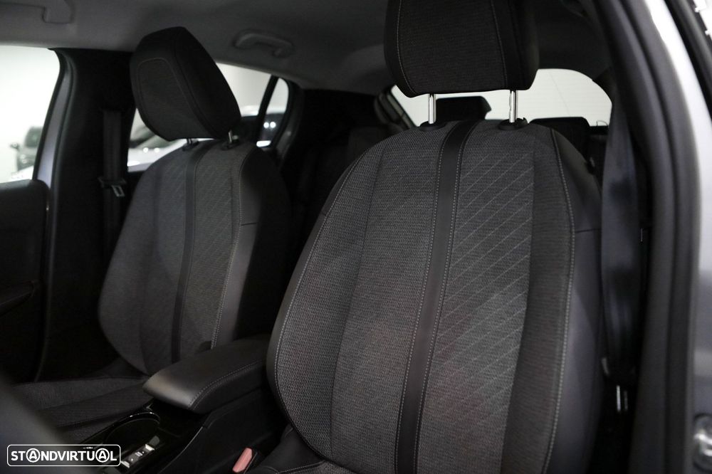 Peugeot 208 1.2 PureTech Allure - 17