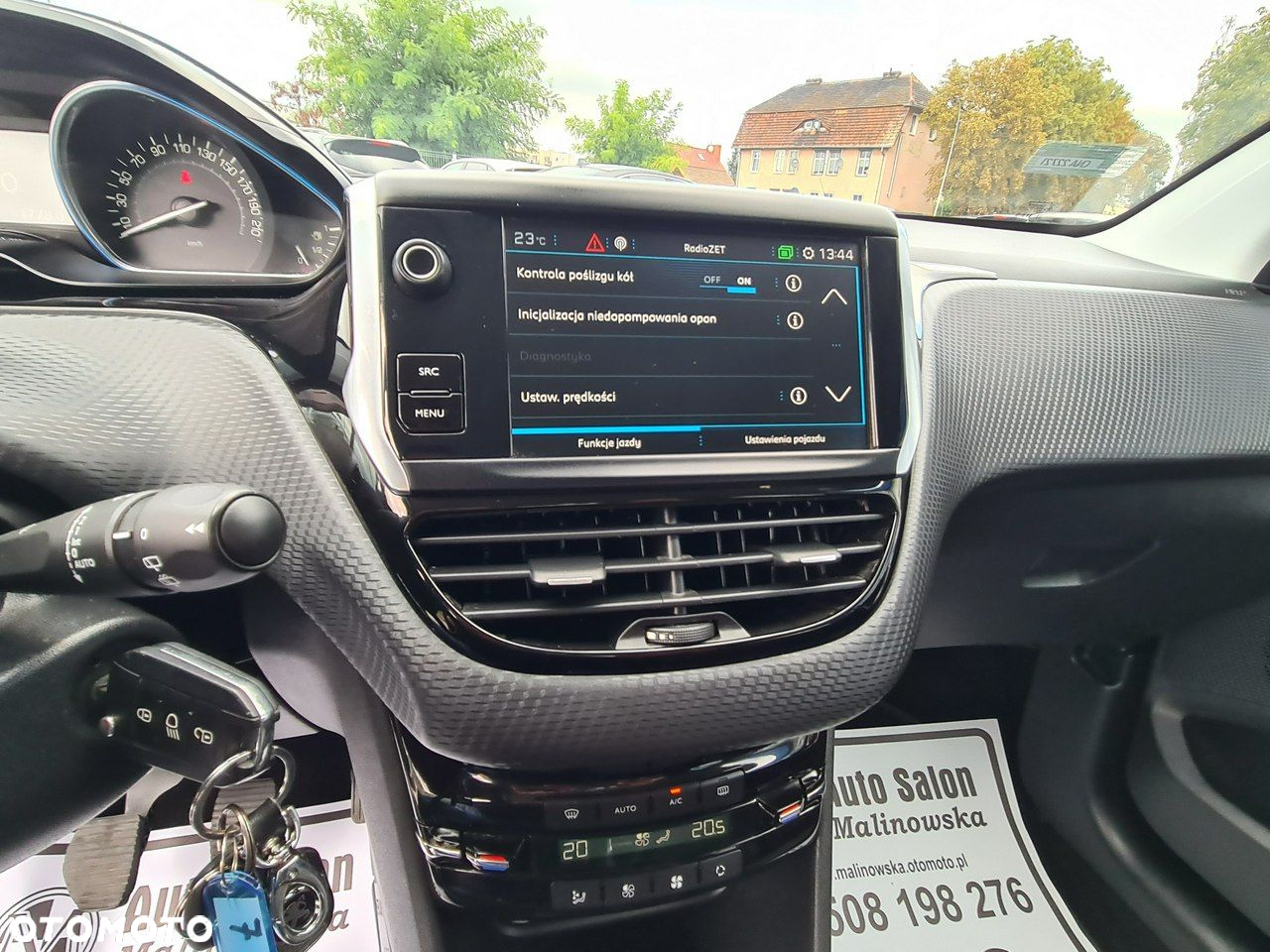 Peugeot 2008 1.2 Pure Tech Allure S&S - 15