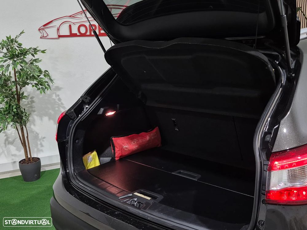 Nissan Qashqai 1.6 dCi Tekna Premium 17 Pele S P.Preta Xtronic - 31