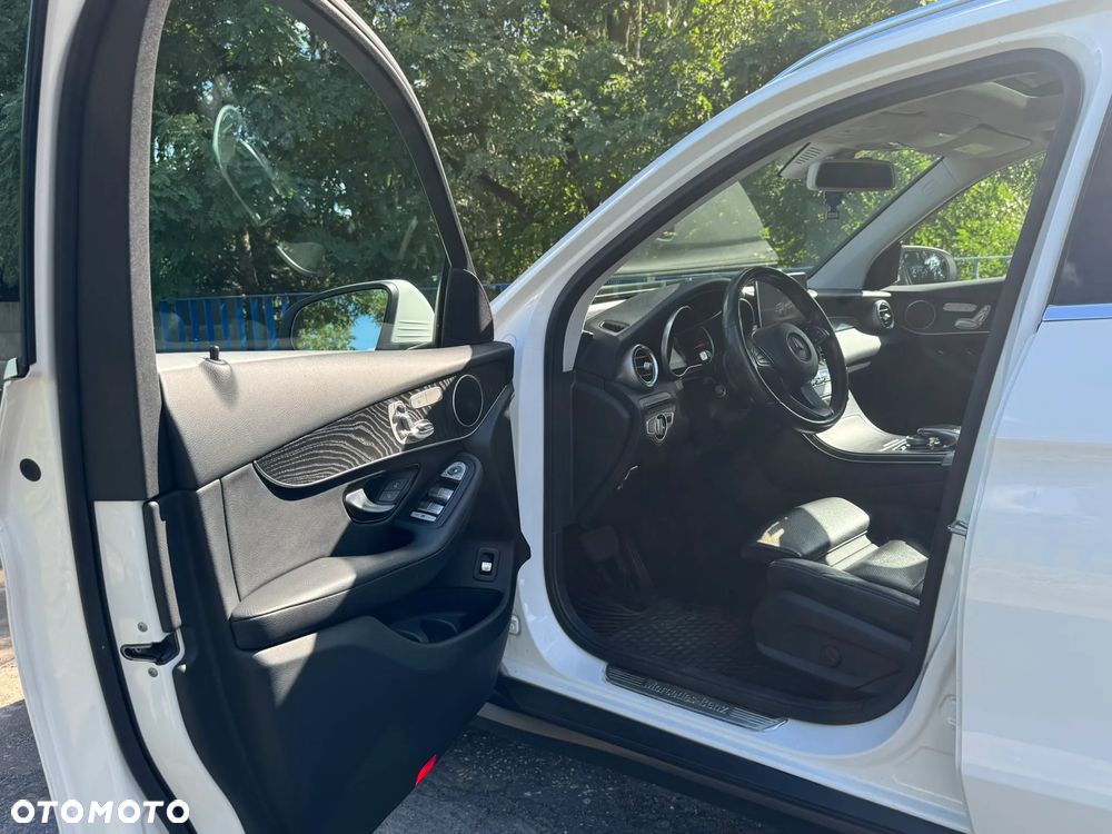 Mercedes-Benz GLC 300 4-Matic - 12