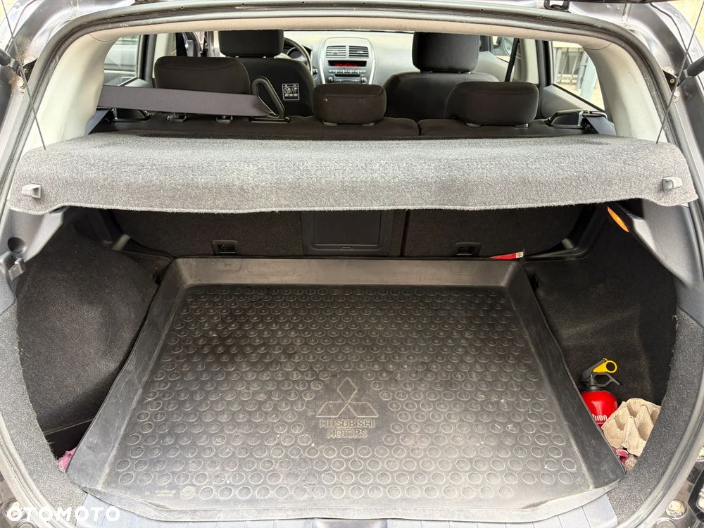 Mitsubishi ASX - 12