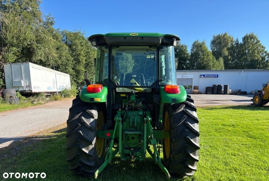 John Deere 5820 , rok 2005 , ideal stan - 5