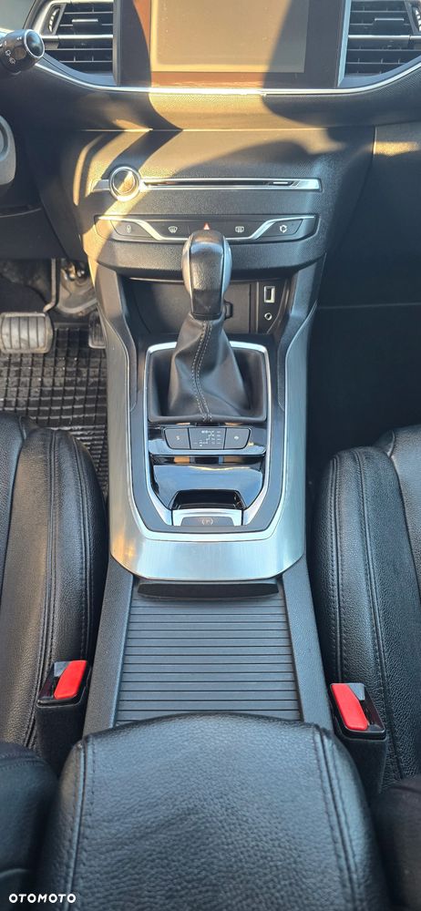 Peugeot 308 BlueHDi FAP 150 Stop&Start Automatik Allure - 15