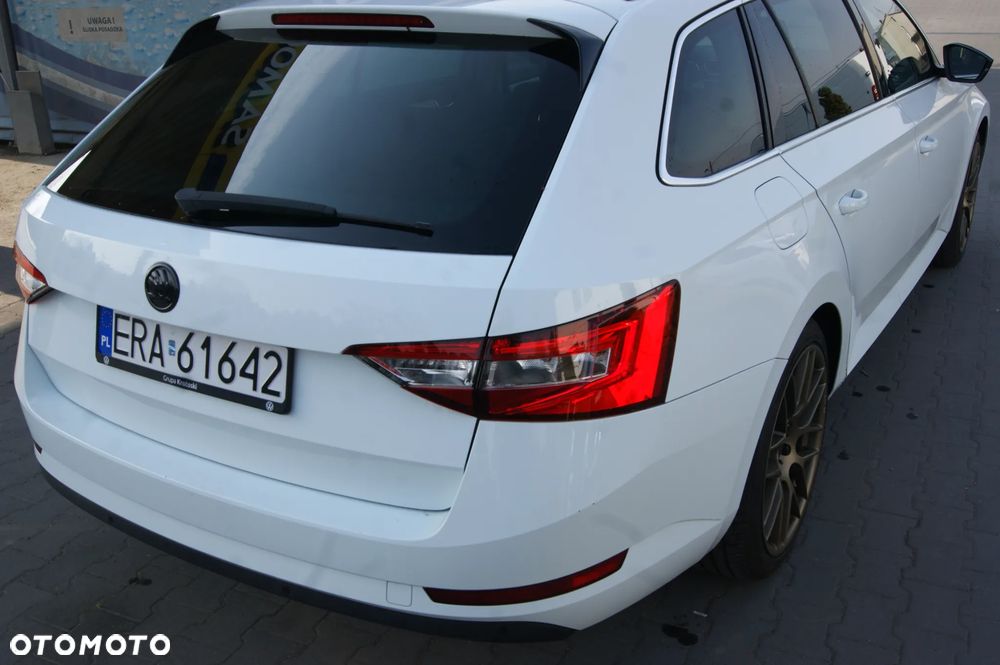 Skoda Superb 2.0 TDI Ambition - 19