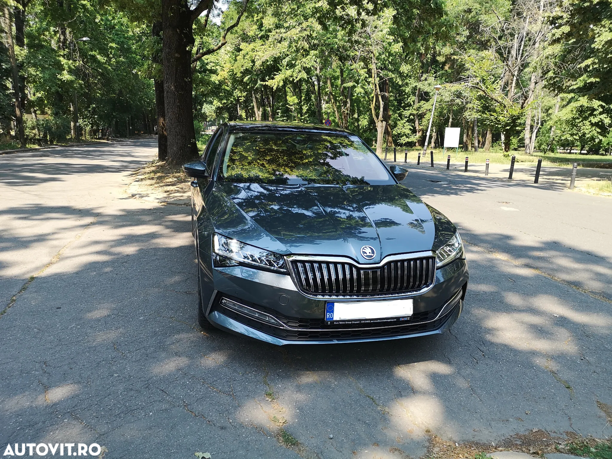 Skoda Superb 2.0 TDI DSG Laurin & Klement - 4