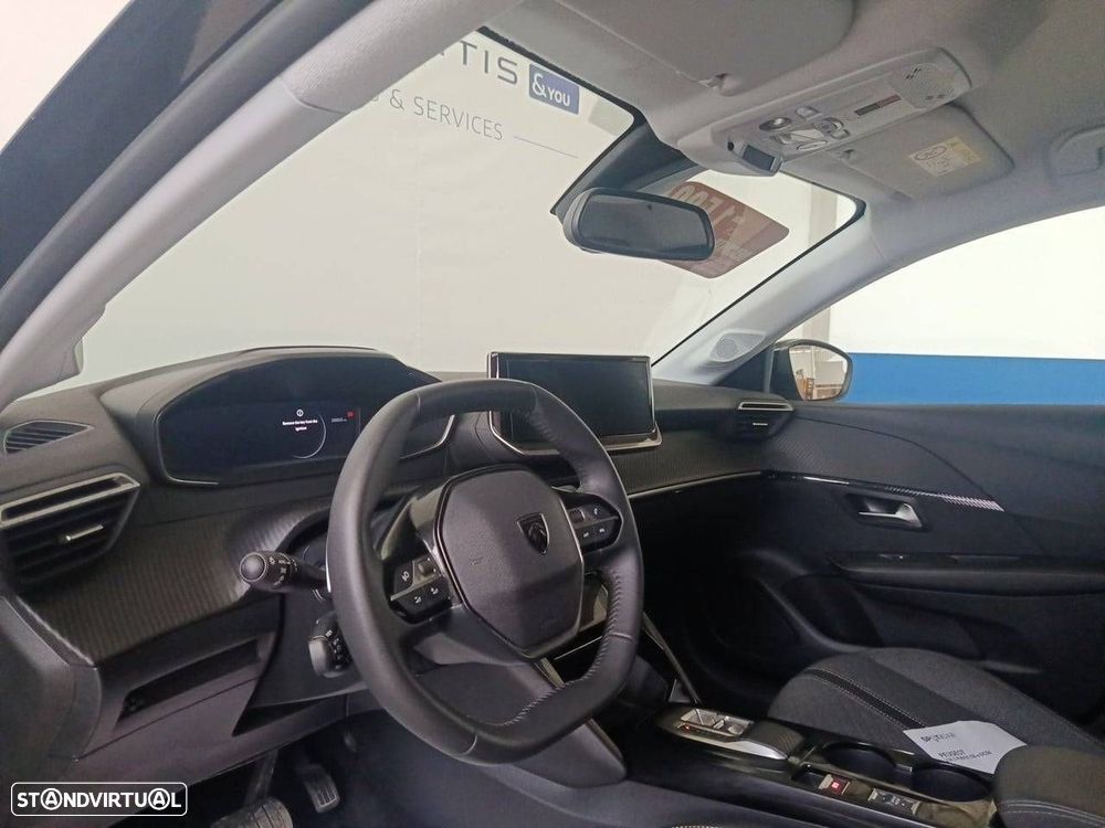Peugeot 208 1.2 PureTech Allure EAT8 - 8