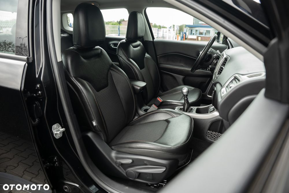Jeep Compass 1.4 TMair Longitude FWD S&S - 25