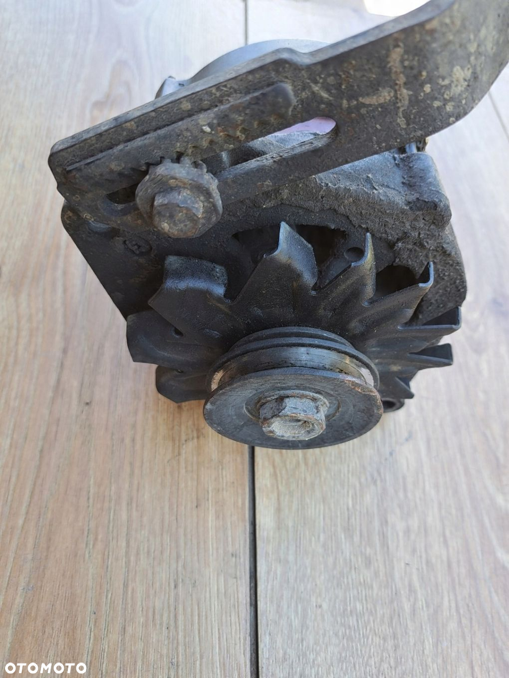 VW T4 2.4 D ALTERNATOR NA PASEK KLINOWY - 2