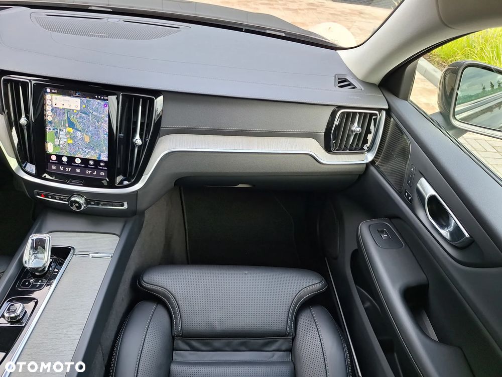 Volvo V60 Cross Country Ultimate B5 B AWD - 28