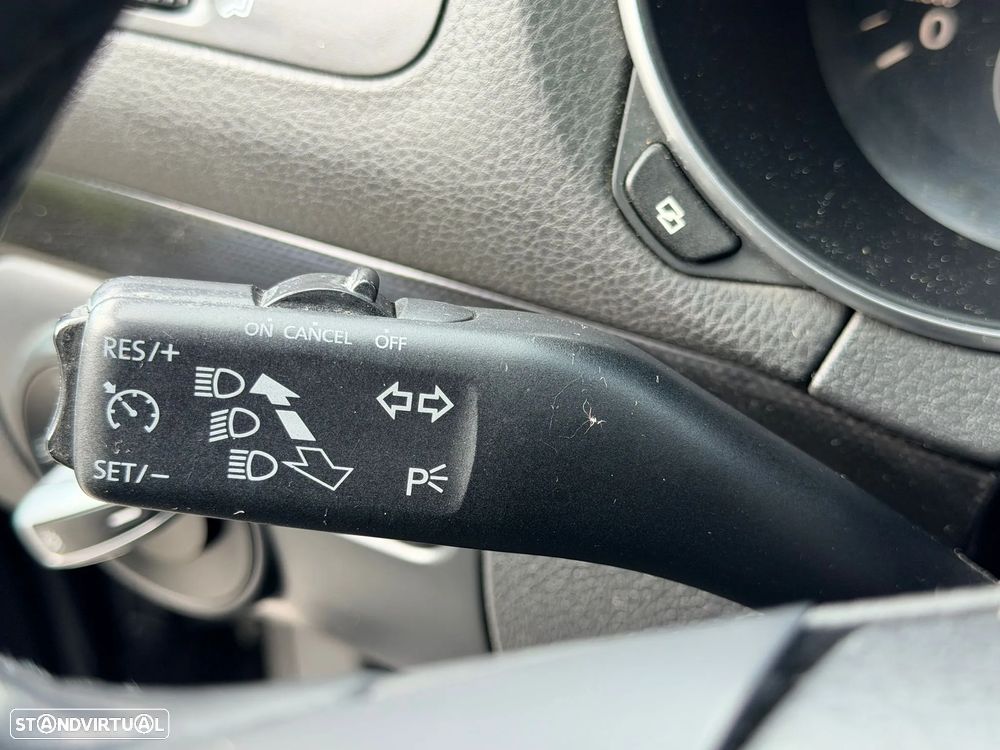 VW Golf 2.0 TDi Confortline - 8