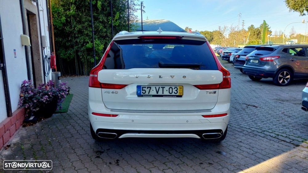 Volvo XC 60 2.0 T8 PHEV R-Design AWD - 4