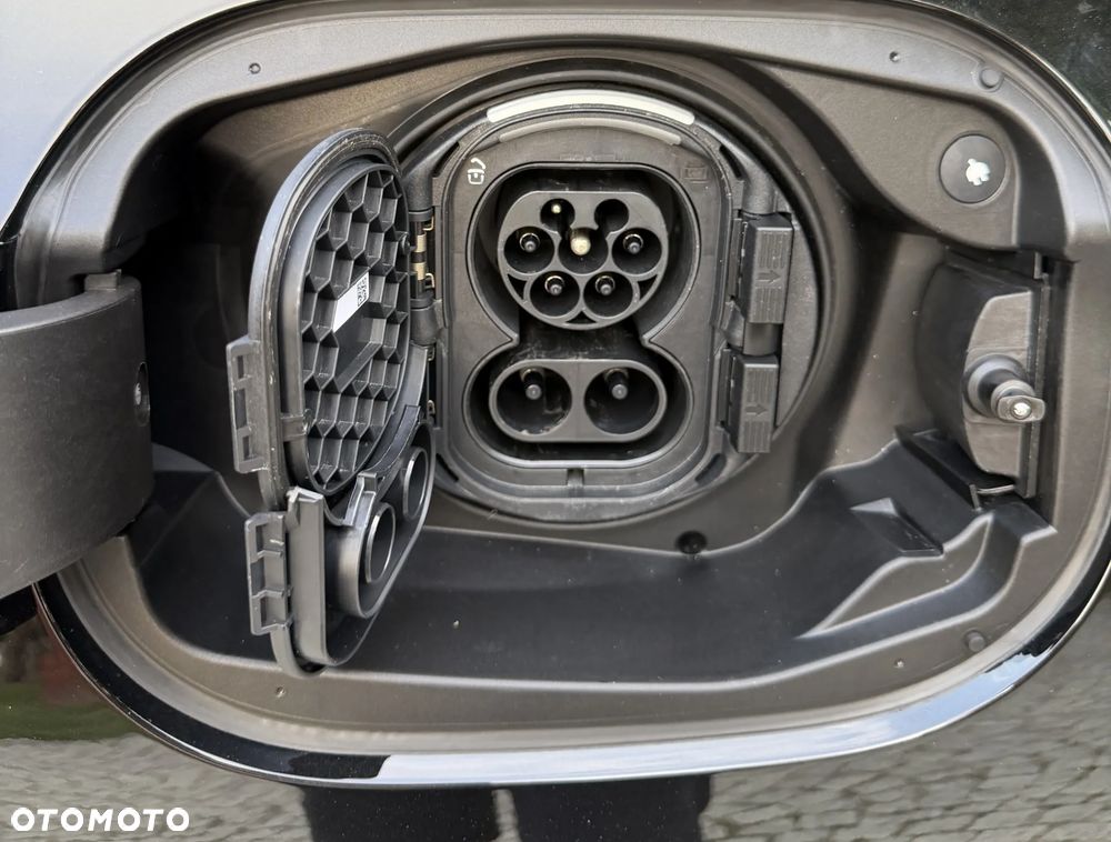 Mercedes-Benz Klasa E AMG 53 4Matic+ AMG SPEEDSHIFT TCT 9G - 17
