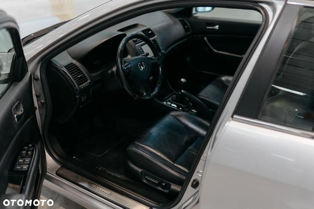 Honda Accord 2.4 Executive - 17