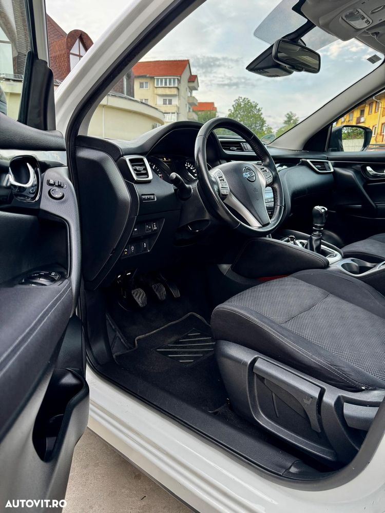 Nissan Qashqai 1.6L dCi Start/Stop 4X4-i Tekna - 11