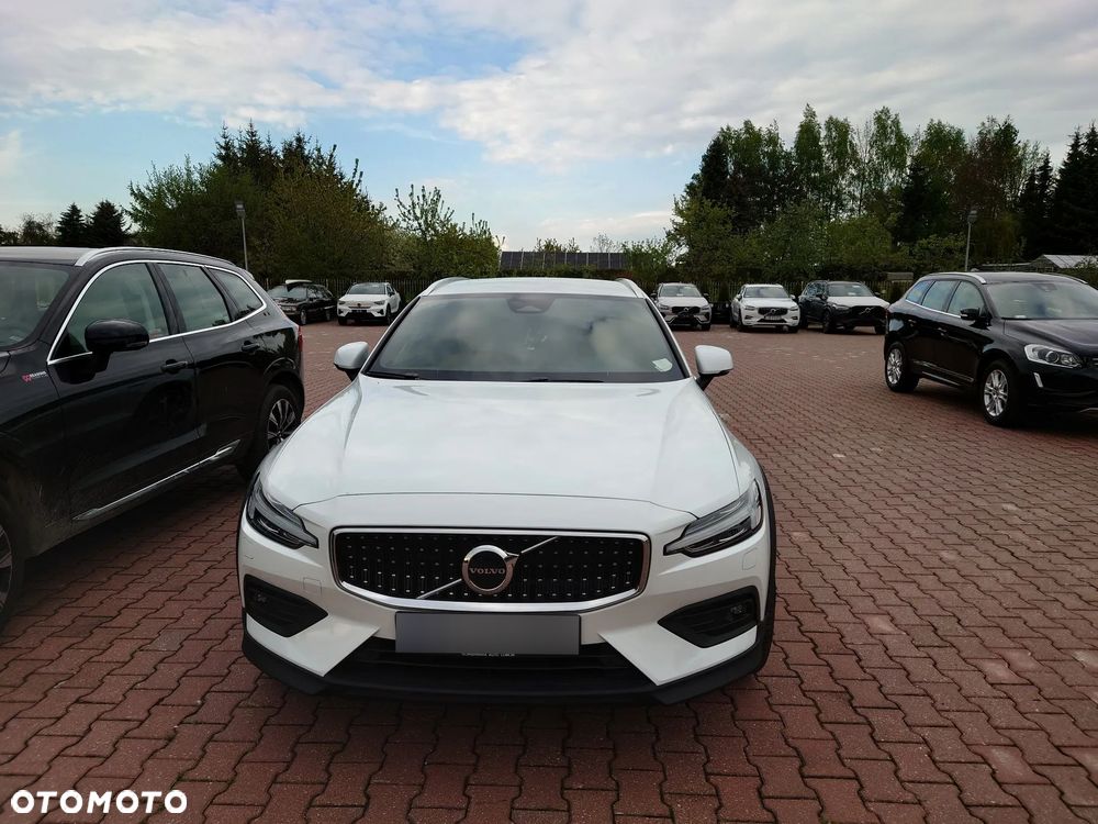 Volvo V60 Cross Country - 5