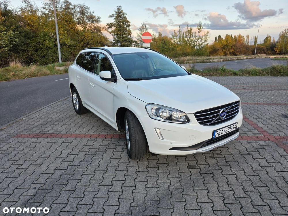 Volvo XC 60 D3 Drive-E Momentum - 1