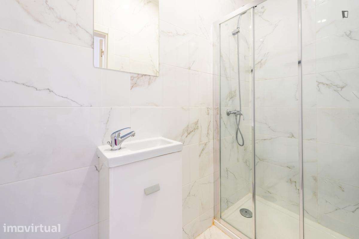 Quarto - localizado em Mouraria Lisbon - Grande imagem: 2/12