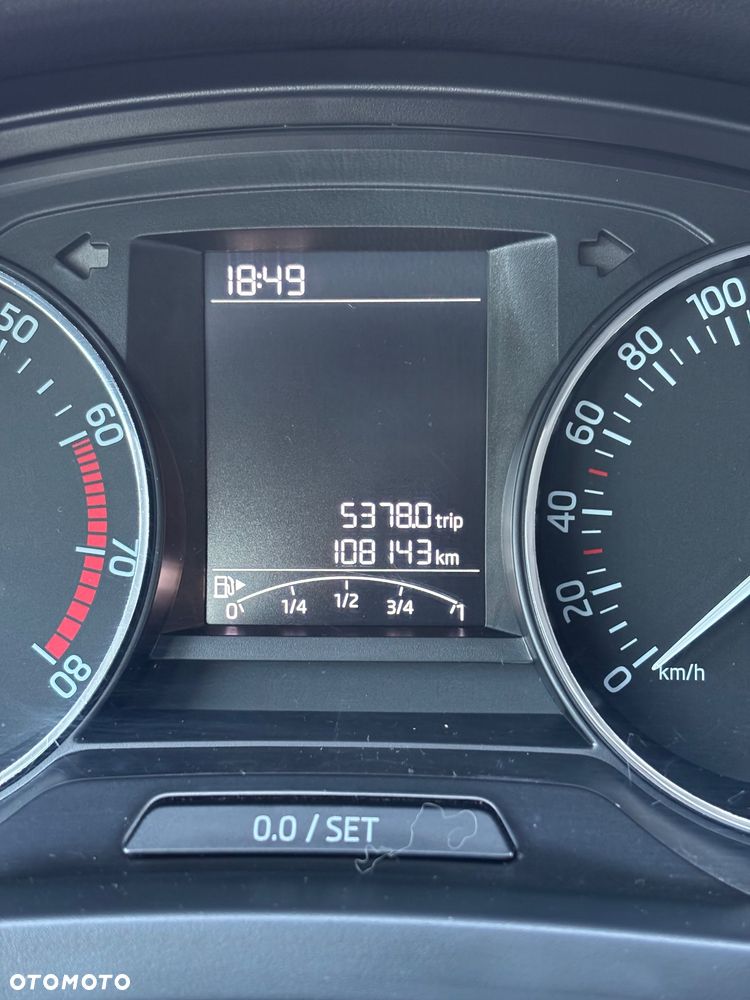 Skoda RAPID 1.2 TSI Ambition - 8