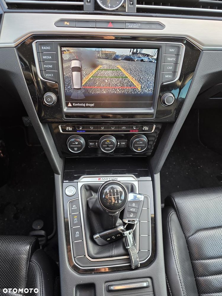 Volkswagen Passat Variant 2.0 TDI BMT 4Mot Highline - 17