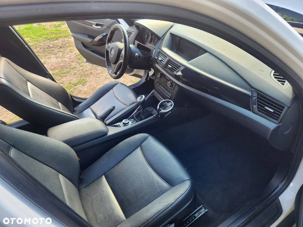 BMW X1 xDrive18d xLine - 25